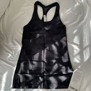 Lululemon Black Camouflage Racerback Tank Top NWT Size 4